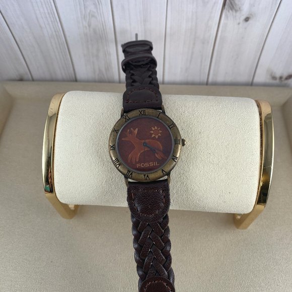 Vintage FOSSIL Buck Deer with Antlers and 5 Legs Leather Dial - Picture 9 of 9